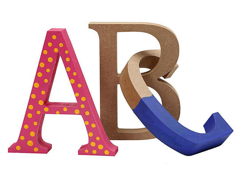 Buchstaben, Zahlen und Symbole zum Bemalen